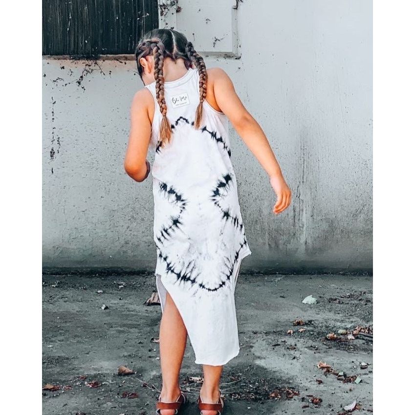 Be Mi Los Angeles Lexi Tank Dress in bubble gum pink, sleeveless dress with a fitted bodice and flowing skirt, casual and stylish.