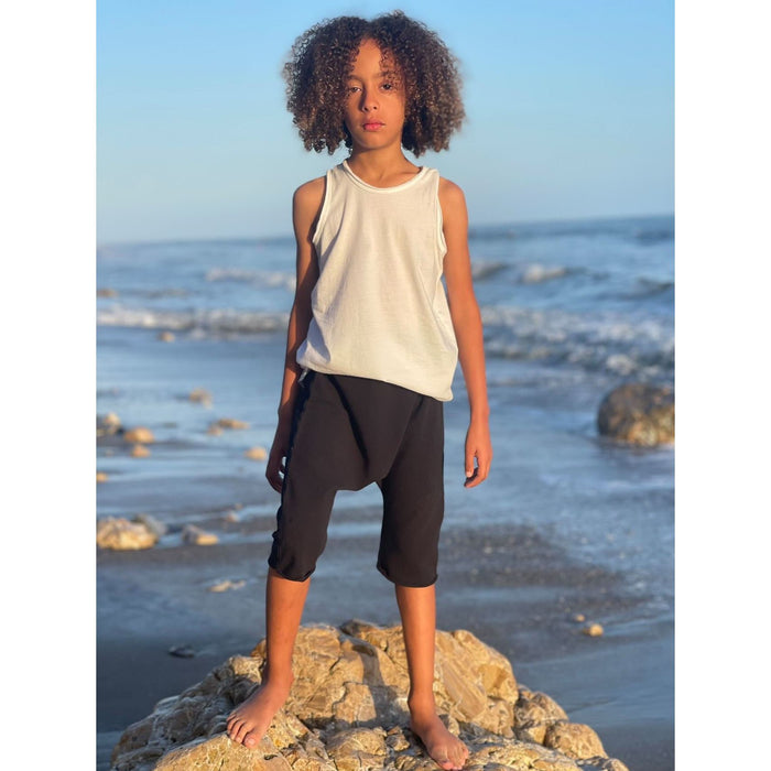 Be Mi Los Angeles Organic Malibu Shorts in lightweight fabric with a relaxed fit, featuring a stylish design perfect for casual wear.