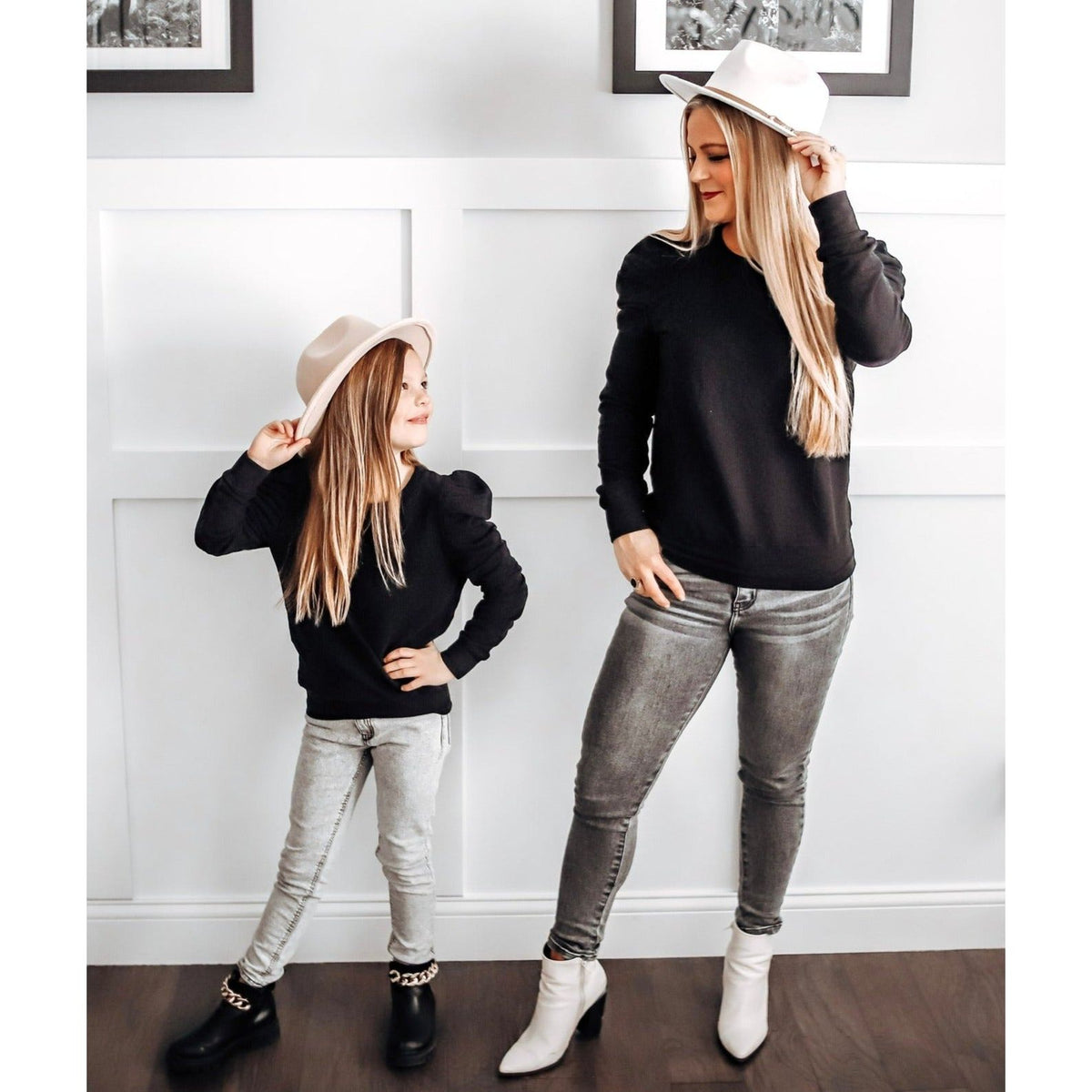 Be Mi Los Angeles Organic Jolie Top in black, adult size, featuring a stylish, comfortable design perfect for casual wear.