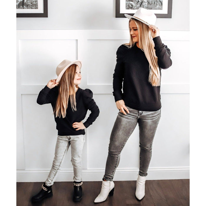 Be Mi Los Angeles Organic Jolie Top in black, adult size, featuring a stylish, comfortable design perfect for casual wear.