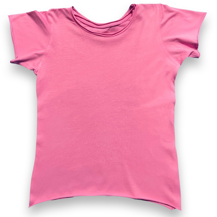 Be Mi Los Angeles Raw Edge Tee in bubble gum color, casual t-shirt with raw edge details, soft fabric, and relaxed fit.