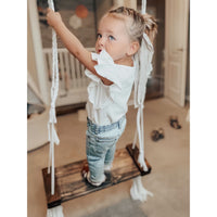 Be Mi Los Angeles Natalia sleeveless ruffle top, lightweight fabric with feminine ruffle details and a stylish sleeveless design.