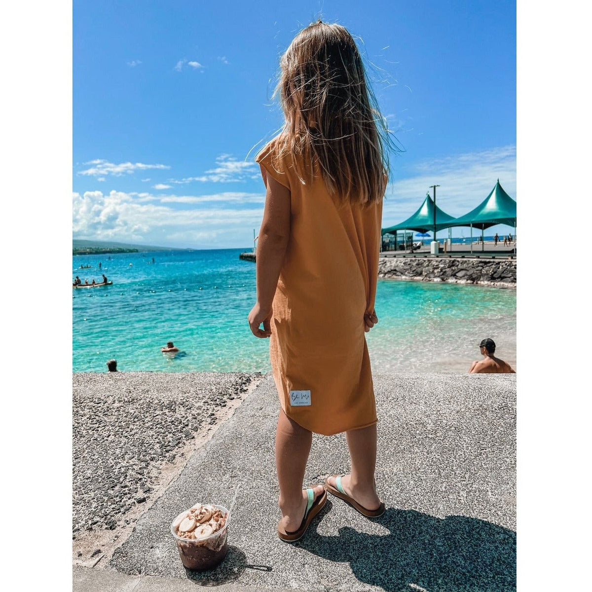 Be Mi Los Angeles Maya Tee Dress, casual short-sleeve dress with a relaxed fit and chic design, shown in the product image.
