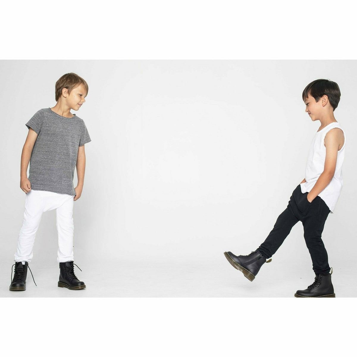 Be Mi Los Angeles Asher Tee in Heather Grey, casual men's t-shirt with a comfortable fit and soft fabric.