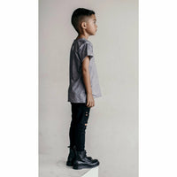 Be Mi Los Angeles Raw Edge Tee, casual cotton t-shirt with unfinished hem detail, displayed on a flat lay.