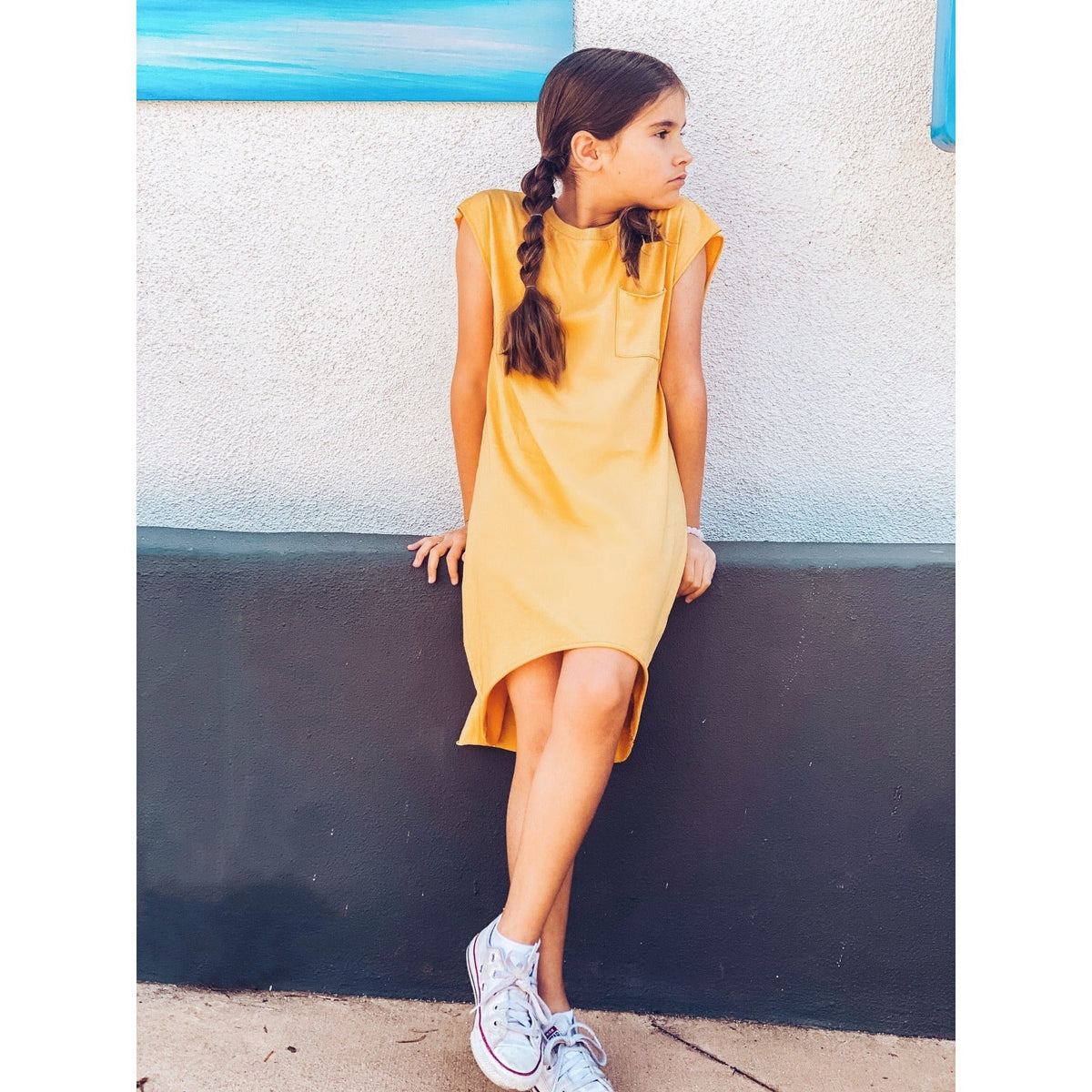 Be Mi Los Angeles Maya Tee Dress, casual short-sleeve dress with a relaxed fit, featuring a soft fabric and stylish design.
