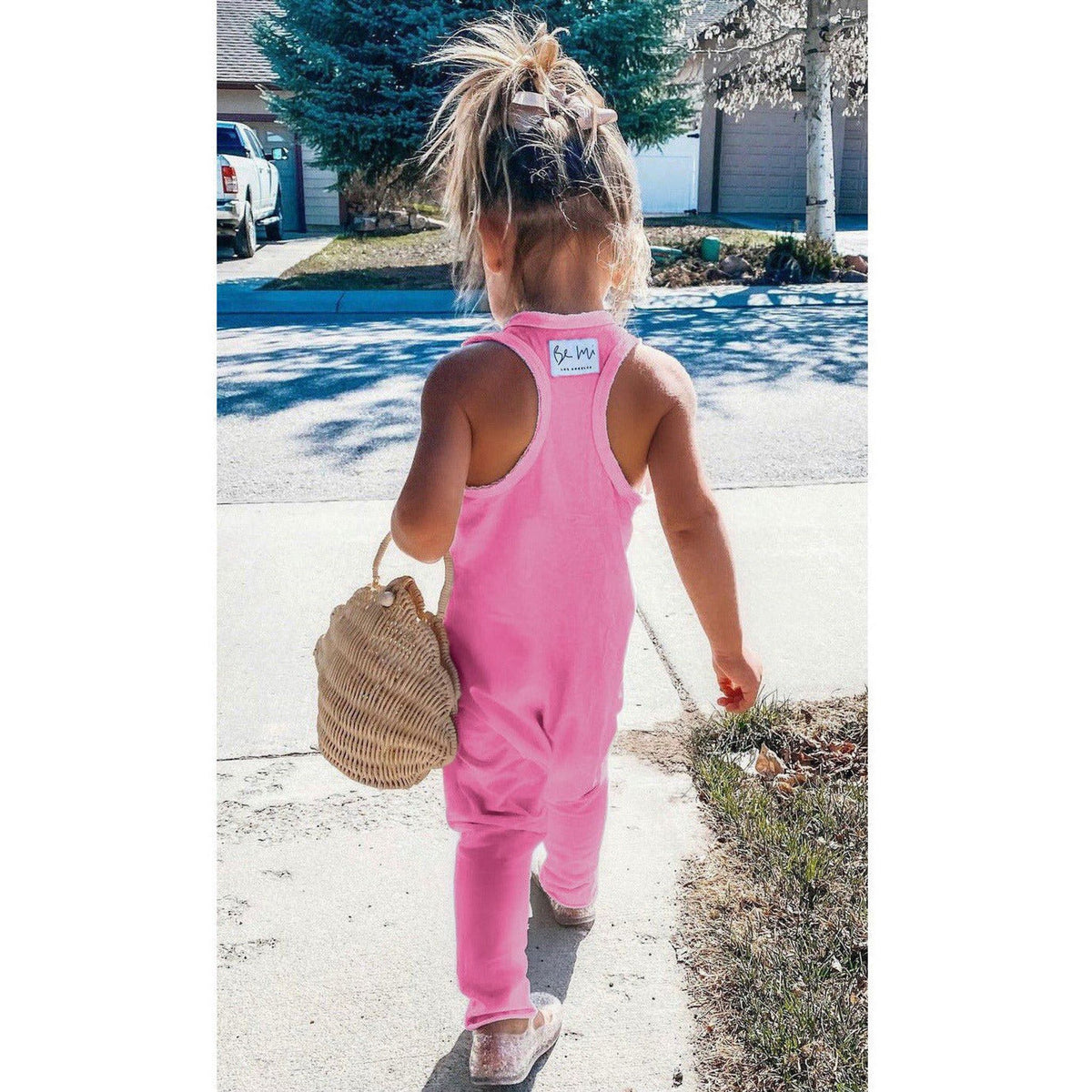 Be Mi Los Angeles romper in bubble gum color, featuring a stylish and comfortable one-piece design for women.