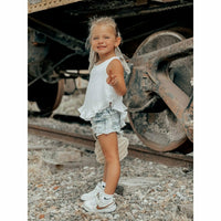 Be Mi Los Angeles Noa Ruffle Tank top, lightweight sleeveless blouse with ruffle details, stylish summer tank top.