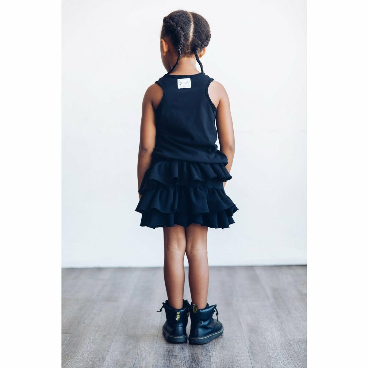 Pink Asher Tank from Be Mi Los Angeles displayed on a mannequin, featuring a sleeveless design and casual fit.