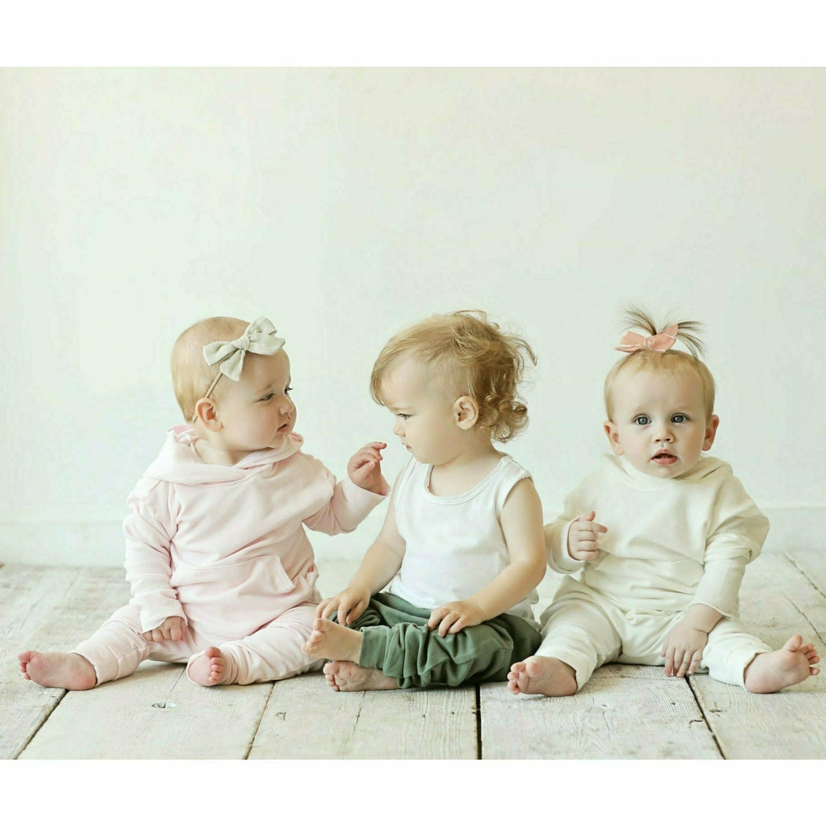 Organic Baby Benji Hoodie in cream, Be Mi Los Angeles sweatshirt for infants, featuring soft fabric and cozy fit.