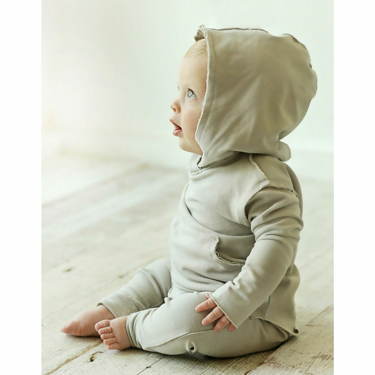 Organic Baby Benji Hoodie Cream from Be Mi Los Angeles, cozy cream sweatshirt for infants with soft, organic fabric.